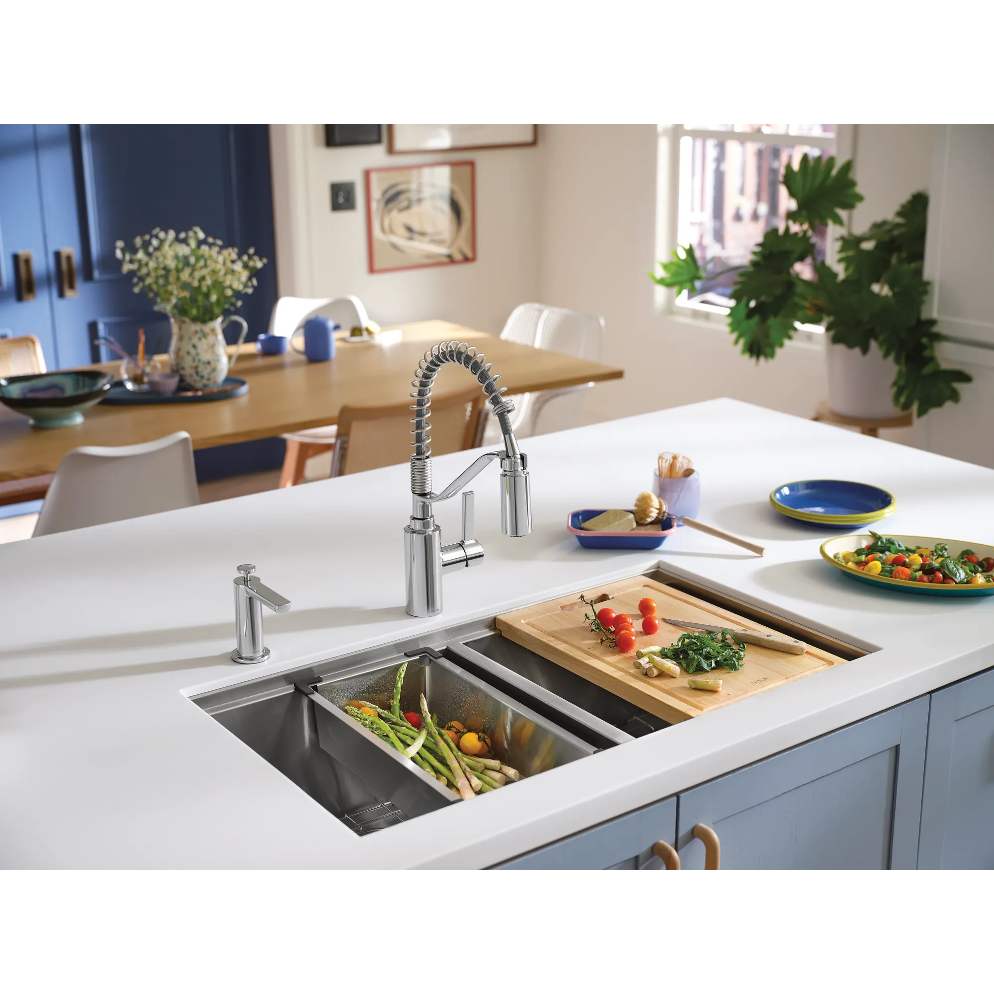 Genta LX One-Handle Pre-Rinse Spring Pulldown Kitchen Faucet – Moen