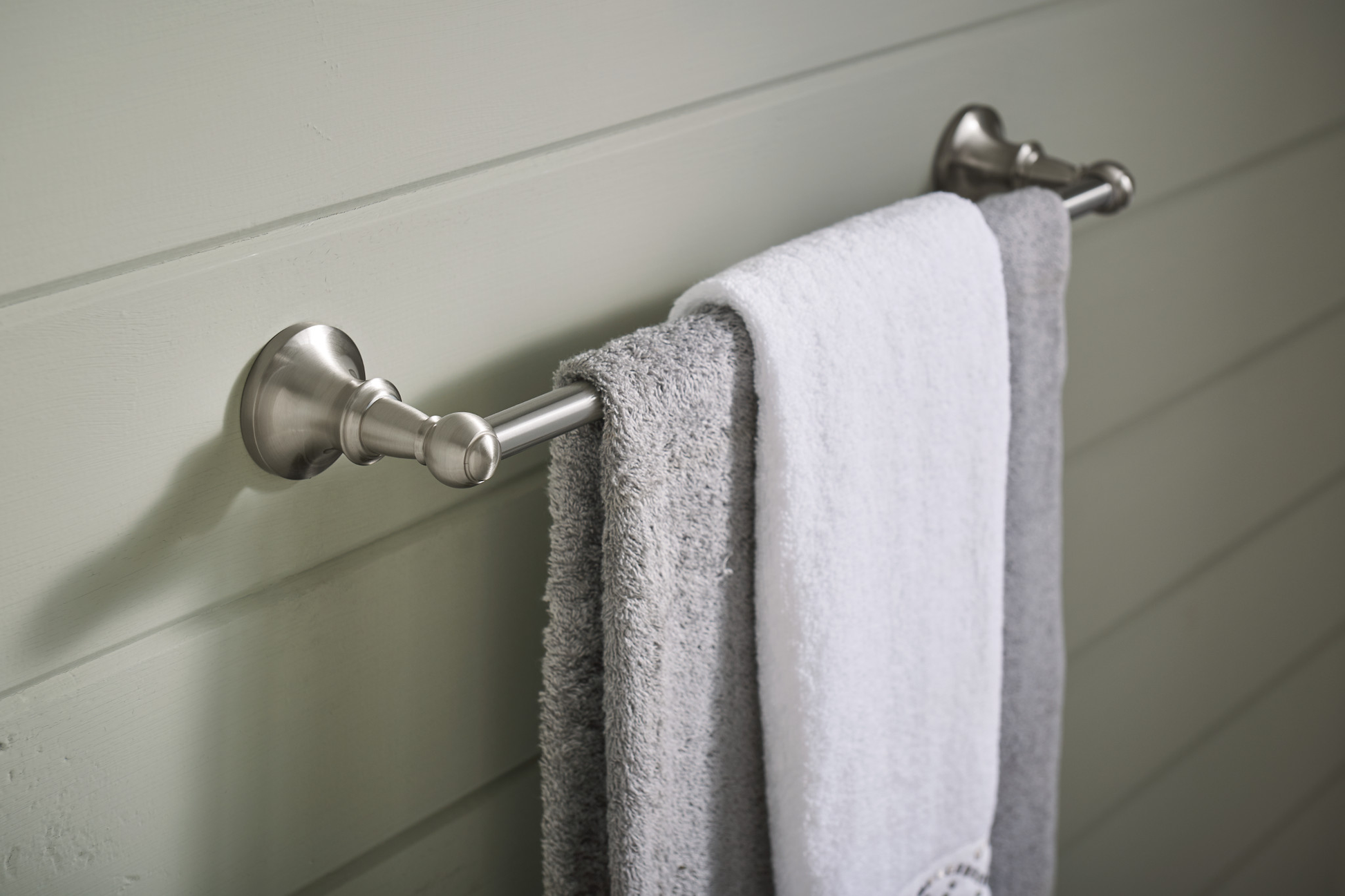 Moen vale towel bar sale